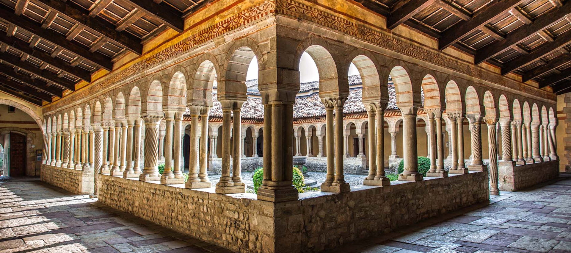 Chiostro dell'Abbazia di Follina, crediti fotografici Visit Veneto